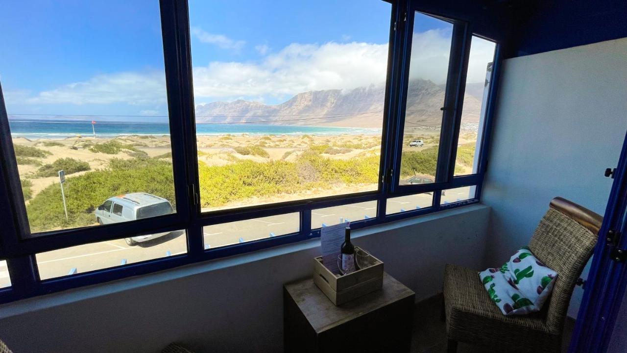Red Star Surf & Yoga Camp Lanzarote Hostel Famara Exterior photo