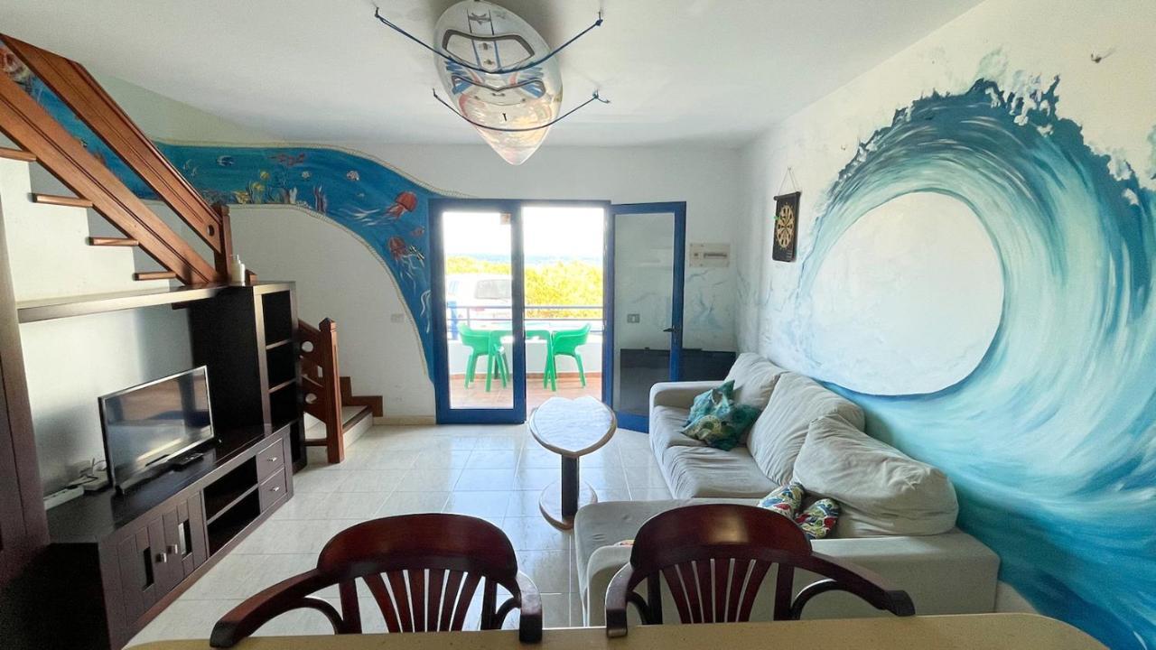 Red Star Surf & Yoga Camp Lanzarote Hostel Famara Exterior photo