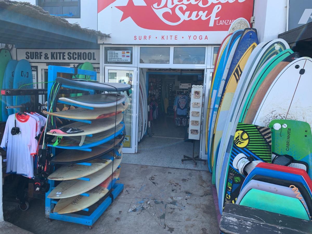 Red Star Surf & Yoga Camp Lanzarote Hostel Famara Exterior photo