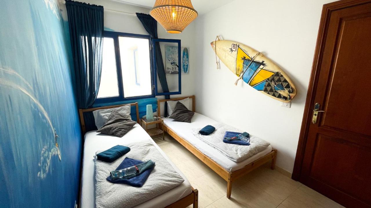 Red Star Surf & Yoga Camp Lanzarote Hostel Famara Exterior photo