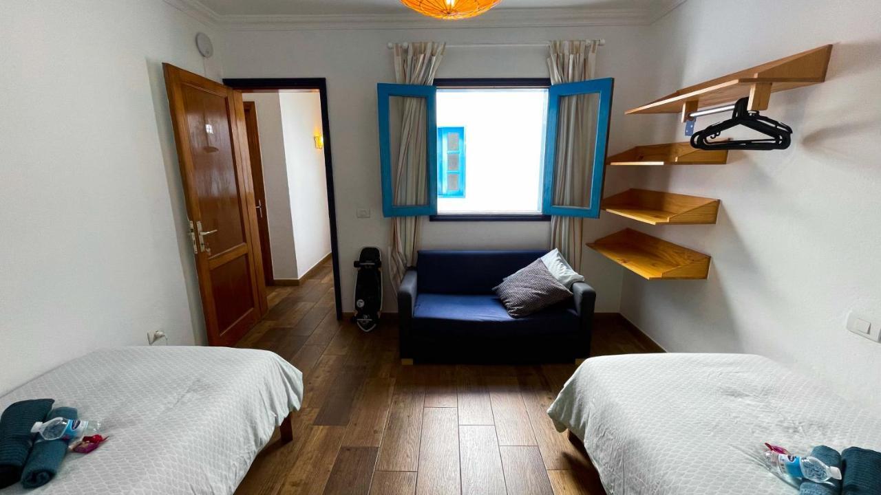 Red Star Surf & Yoga Camp Lanzarote Hostel Famara Exterior photo