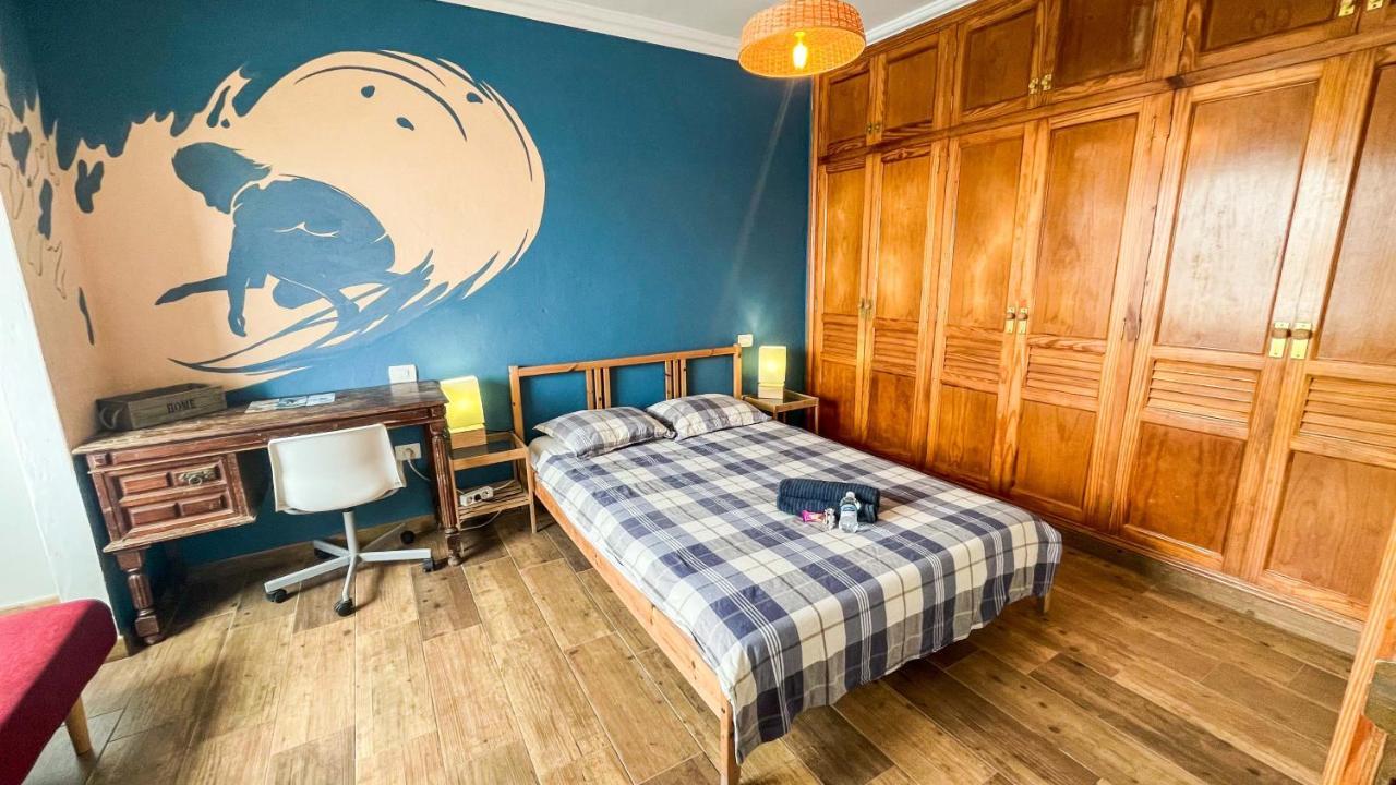 Red Star Surf & Yoga Camp Lanzarote Hostel Famara Exterior photo