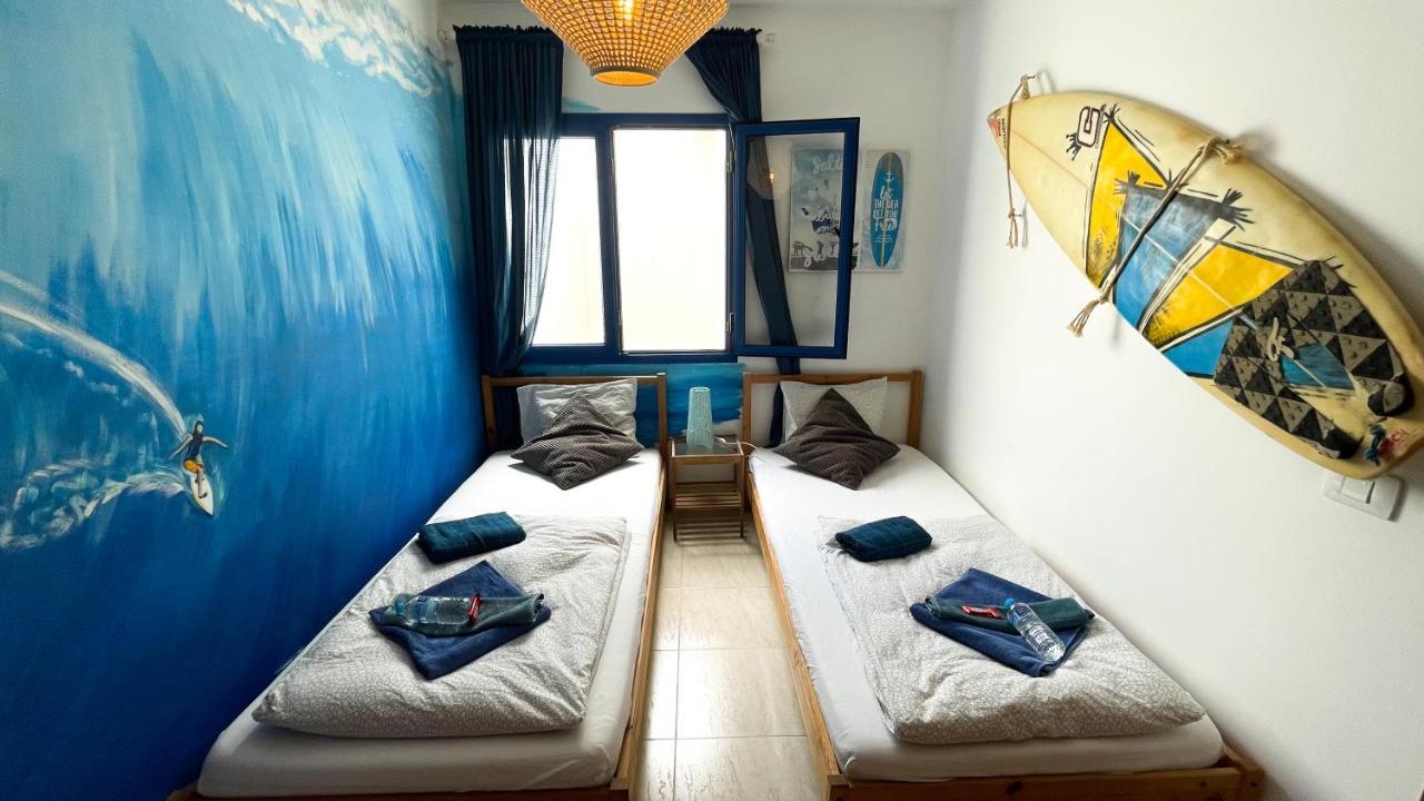 Red Star Surf & Yoga Camp Lanzarote Hostel Famara Exterior photo