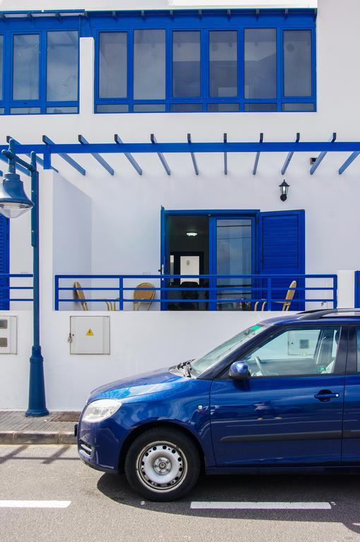 Red Star Surf & Yoga Camp Lanzarote Hostel Famara Exterior photo