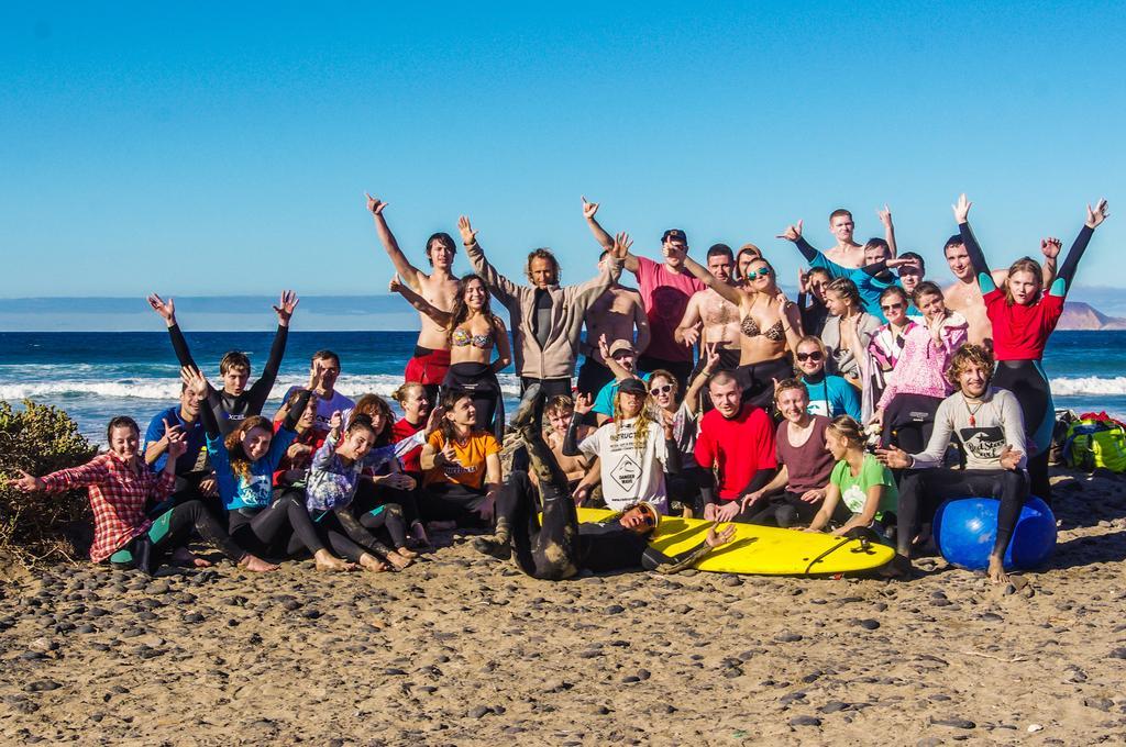 Red Star Surf & Yoga Camp Lanzarote Hostel Famara Exterior photo