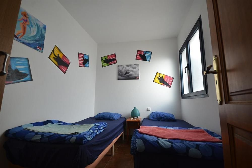 Red Star Surf & Yoga Camp Lanzarote Hostel Famara Exterior photo