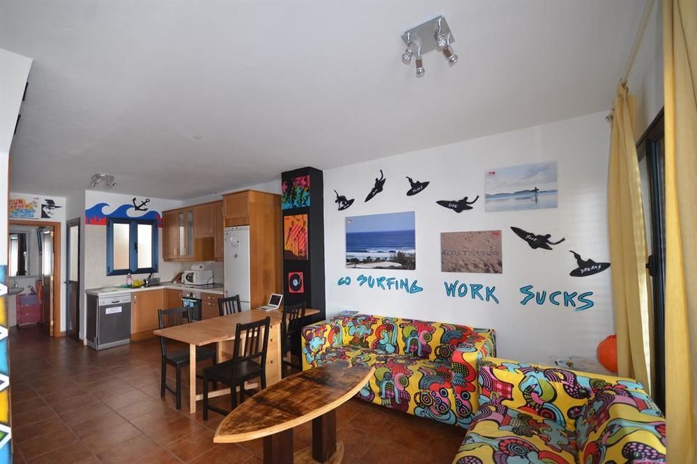 Red Star Surf & Yoga Camp Lanzarote Hostel Famara Exterior photo